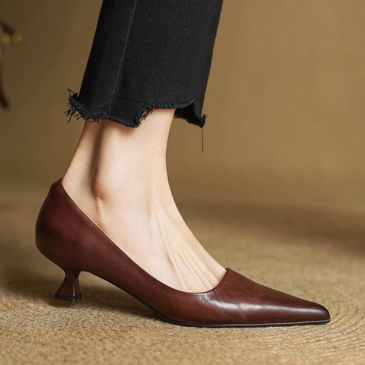 Van Rossem Mode®| Verfijnde Puntige Leren Pumps