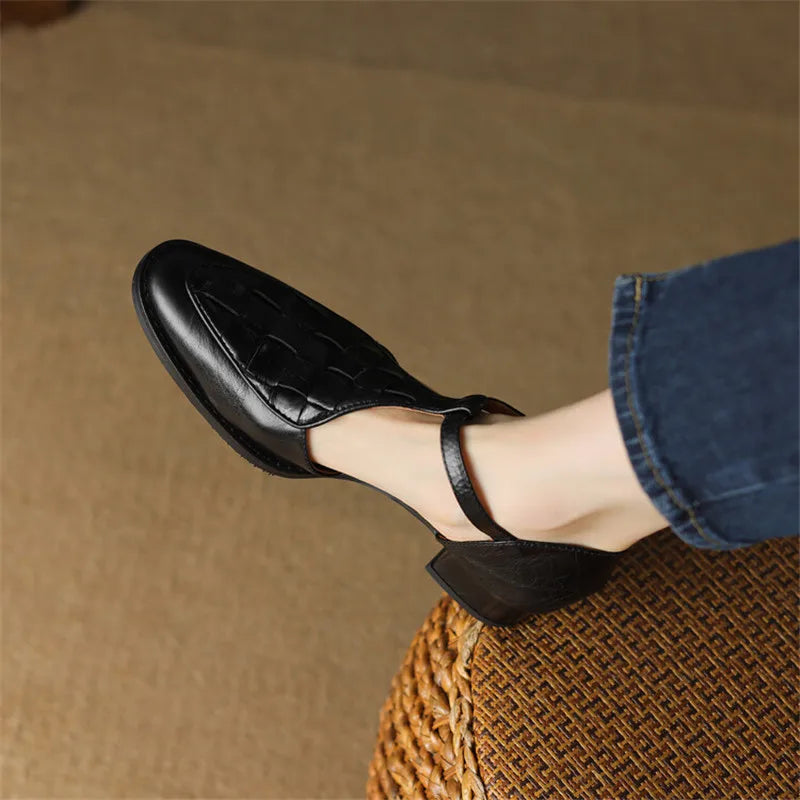Van Rossem Mode®| Vintage Strap Heels